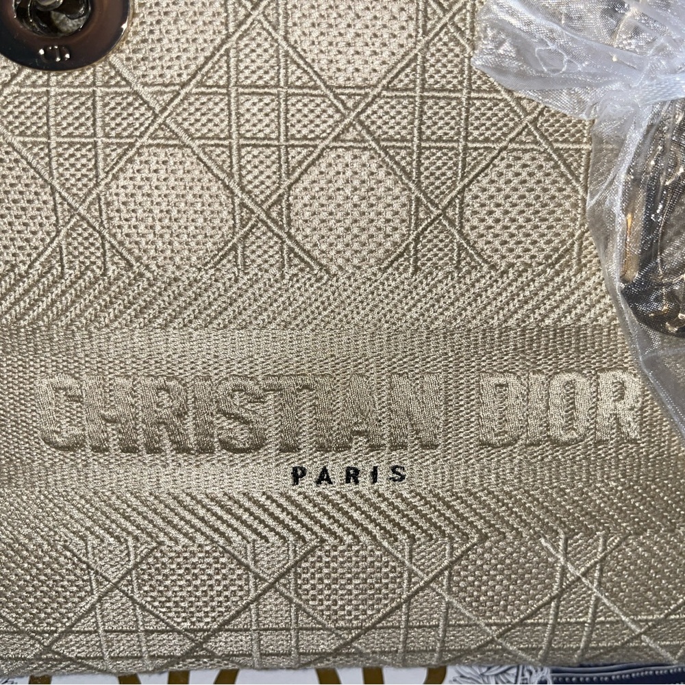 Dior - Picture 3 of 7